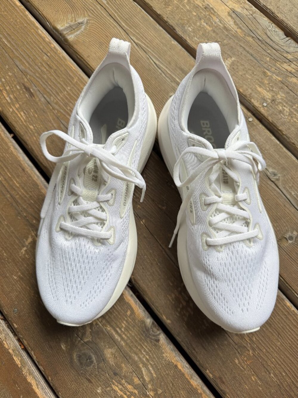 Brooks Glycerin 22 White Lace Up Running Sneakers in Women's 9 Wide